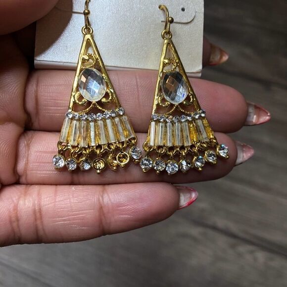 2/$20 Gold and crystal dangle drop earrings - Picture 4 of 4